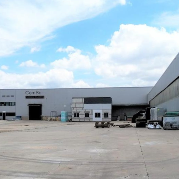 Nuevo hito de Grupo Lobe en nuestra búsqueda continua de la excelencia y el progreso en el sector de la construcción: ¡la creación de nuestro propio centro de fabricación de elementos constructivos, COMBO BUILDING SYSTEMS SL! El objetivo de esta nueva empresa es claro: mejorar nuestra capacidad para satisfacer las demandas cambiantes del mercado y elevar la calidad de nuestros productos, al mismo tiempo que minimizamos nuestro impacto en el medio ambiente. Conscientes de la importancia de abrazar prácticas sostenibles, COMBO BUILDING SYSTEMS SL se presenta como la solución para construir un futuro más prometedor y respetuoso con el entorno. Nuevo hito de Grupo Lobe en nuestra búsqueda continua de la excelencia y el progreso en el sector de la construcción: ¡la creación de nuestro propio centro de fabricación de elementos constructivos, COMBO BUILDING SYSTEMS SL! El objetivo de esta nueva empresa es claro: mejorar nuestra capacidad para satisfacer las demandas cambiantes del mercado y elevar la calidad de nuestros productos, al mismo tiempo que minimizamos nuestro impacto en el medio ambiente. Conscientes de la importancia de abrazar prácticas sostenibles, COMBO BUILDING SYSTEMS SL se presenta como la solución para construir un futuro más prometedor y respetuoso con el entorno.